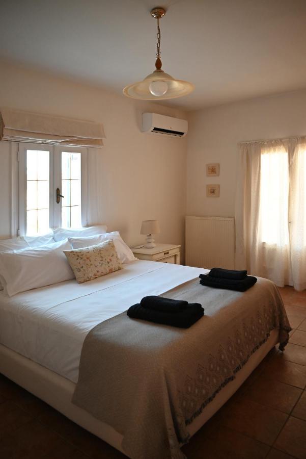 Holiday home Gtk Santorini House