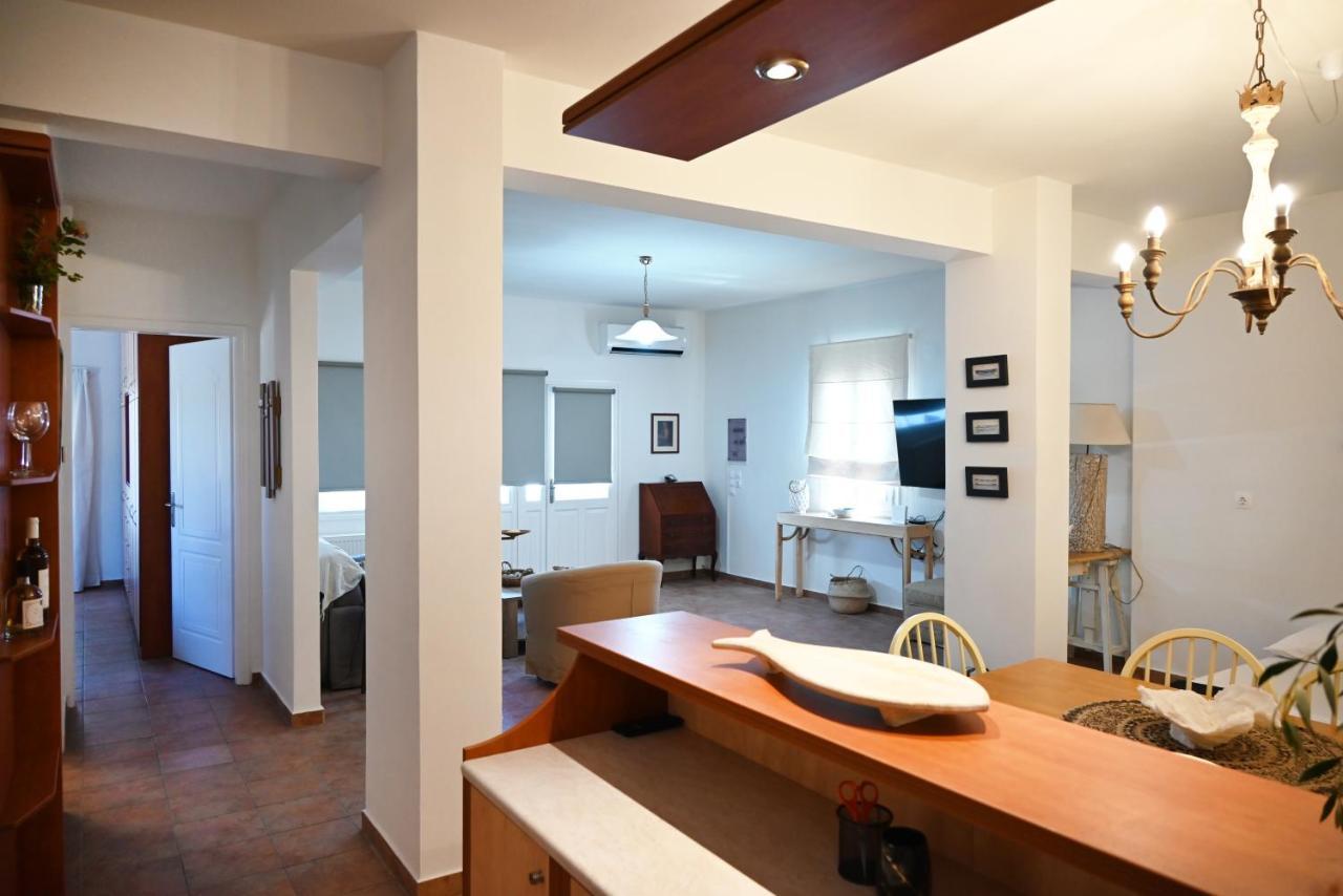 Holiday home Gtk Santorini House